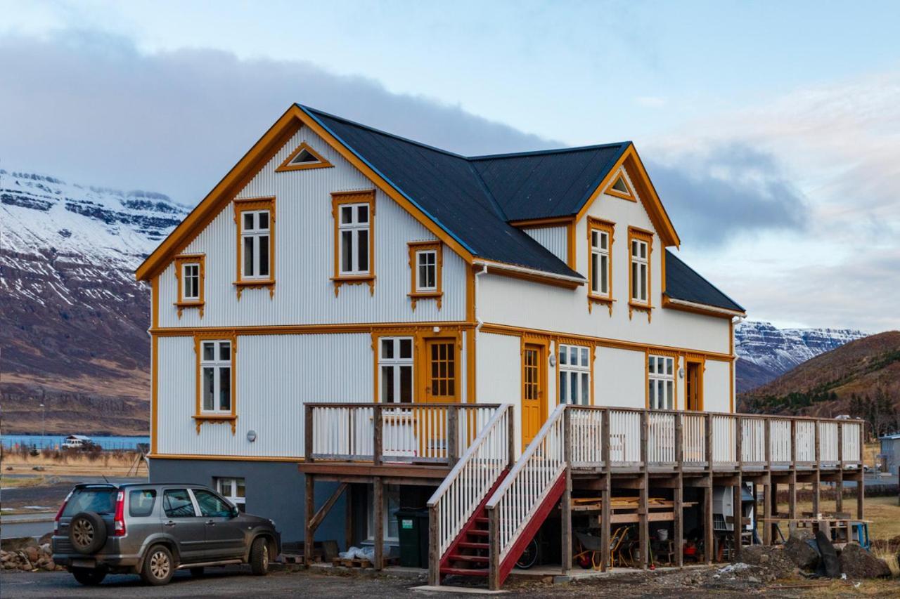 Undiraldan - Steinholt, Old Music School Apartment Seythisfjorthur Exterior photo